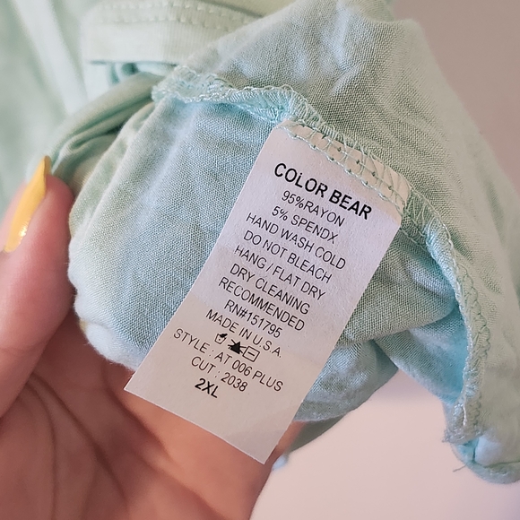 Light Green Sleeveless Tank Top - Picture 3 of 3